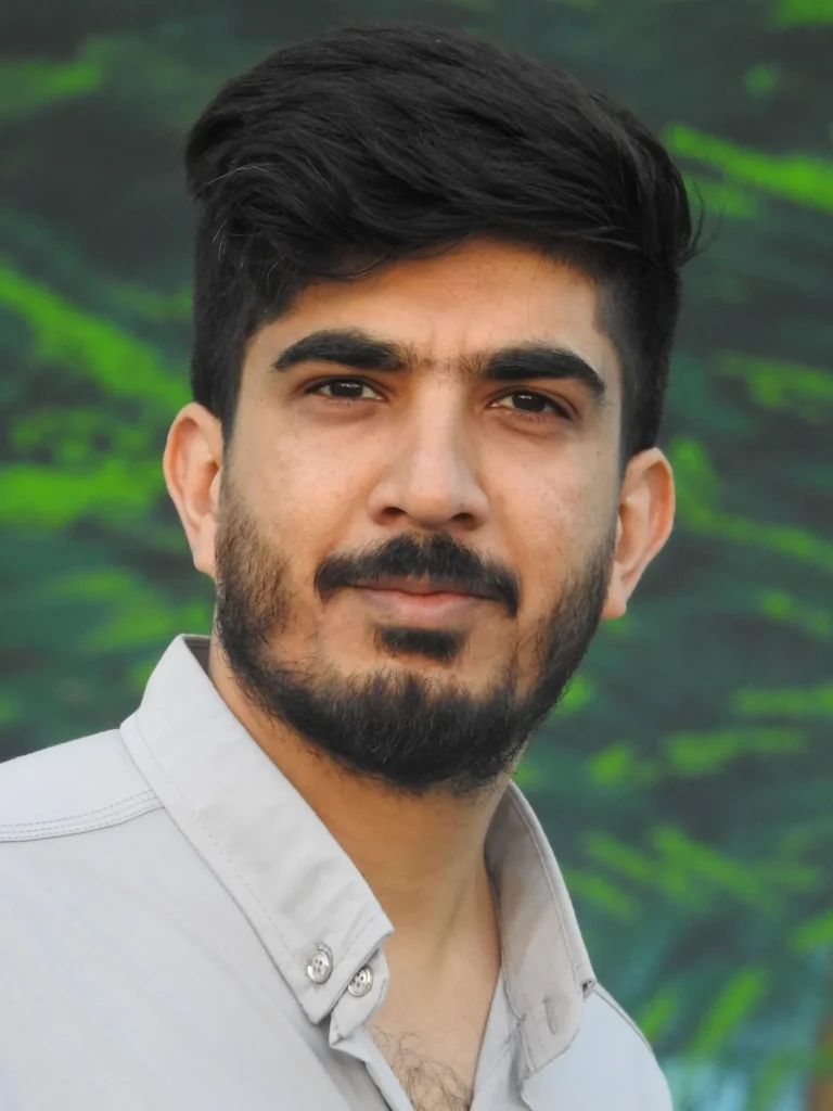 کادر آموزشی دبیرستان بصیرت 1404 12 21