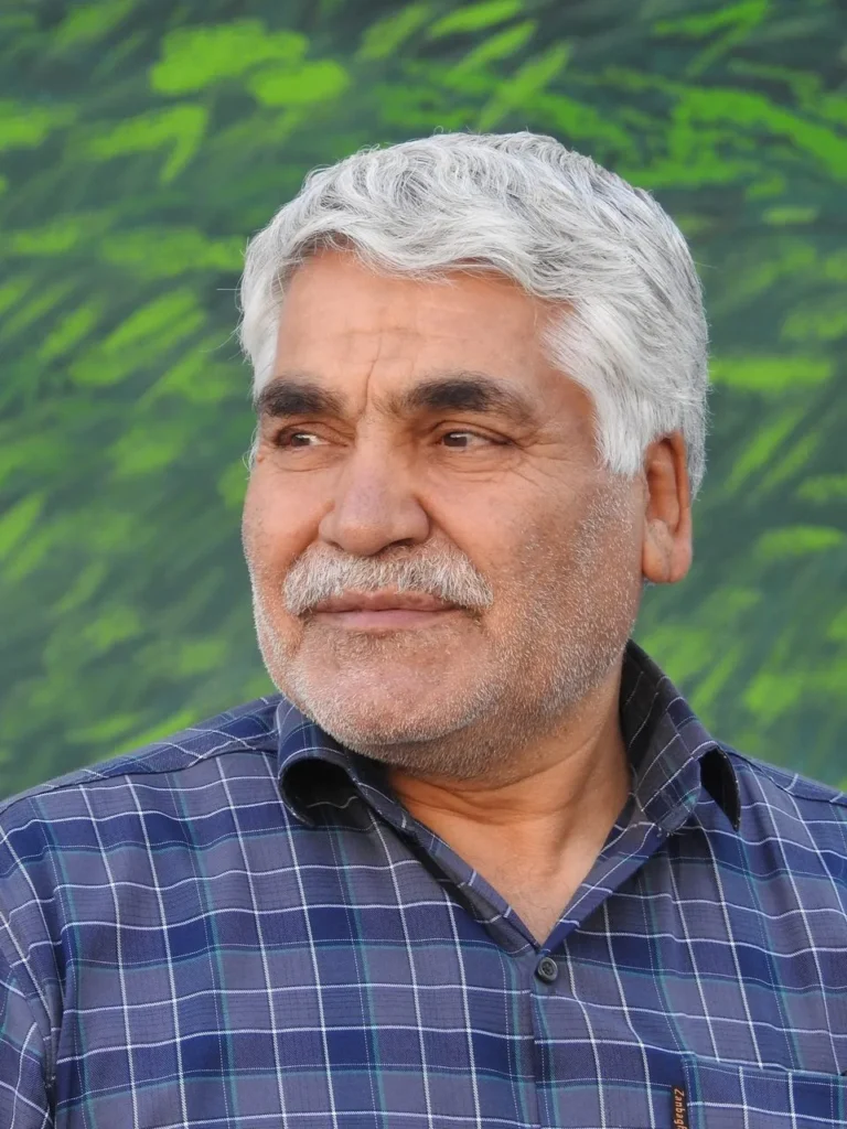 کادر آموزشی دبیرستان بصیرت 1404 13 54