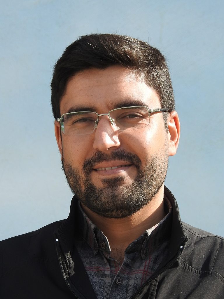 کادر آموزشی دبیرستان بصیرت 1404 15 DSCN8536