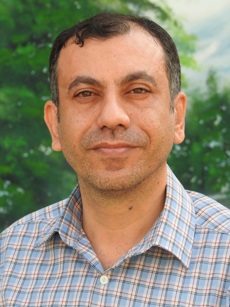 کادر آموزشی دبیرستان بصیرت 1404 11 1-30