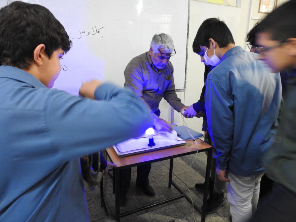 کار و فناوری و نمایشگاه کارگاهی بصیرت سال 1402-1403 4 DSCN2162